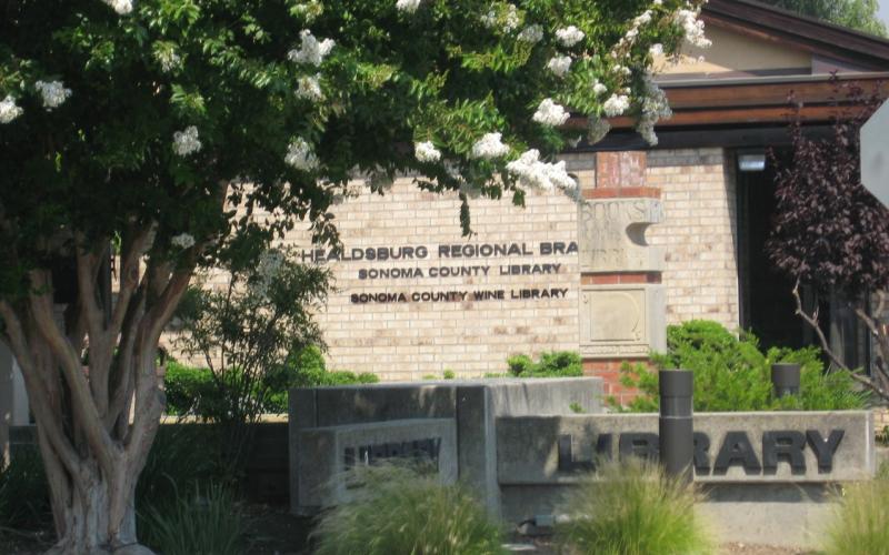 Front of the library building housing the Healdsburg Library and Sonoma County Wine Library